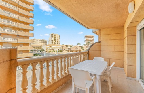 San Javier Apartamento | Apartamento 'Castillo De Mar F3 Torre Sur 2a' con vistas al mar, piscina compartida y Wi-Fi