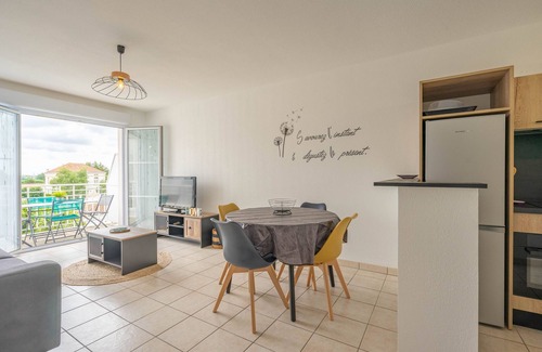 Marennes Apartamento | Apartamento 'Evasion Charentaise' con piscina compartida, balcón y Wi-Fi