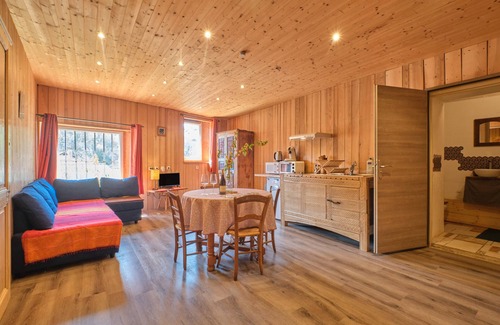 Saint-Antoine-l'Abbaye Apartamento | Apartamento 'De La Maroquinerie' con Wi-Fi
