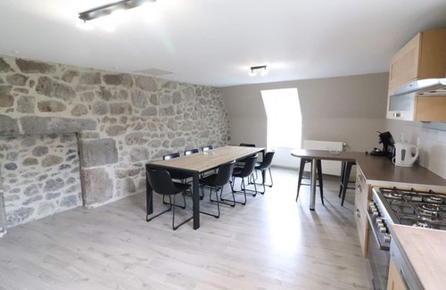 Saint-Martin-Valmeroux Apartamento | Apartment Saint-Martin-Valmeroux, 4 bedrooms, 8 persons