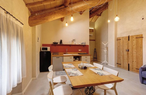 Valeggio sul Mincio Apartamento | Apartamento 'Il Bozzolo Boutique Mirabolano'donde la Relajación se une al Diseño