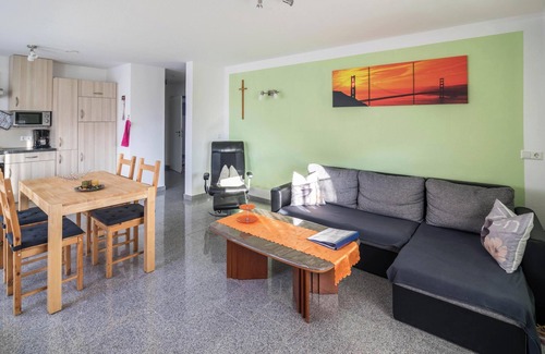 Bad Saulgau Apartamento | Apartamento 1 en "Haus Ruther" cerca del baño termal con Wi-Fi, balcón y jardín