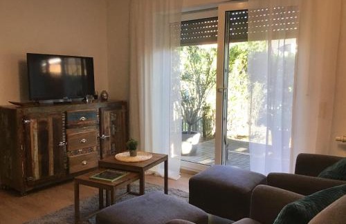 Leverkusen Apartamento | Apartment 1 mit Terrasse und PKW-Stellplatz