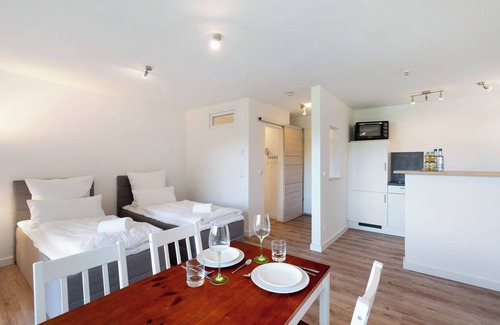 Bad Liebenzell Apartamento | Apartamento '1-Zimmer Am Hochwald' con terraza privada, jardín privado y Wi-Fi