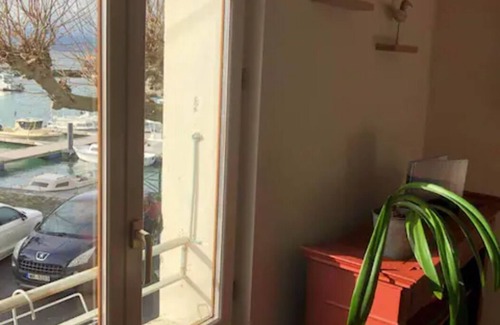 Nernier Apartamento | Apartment 10 meters from the beach!