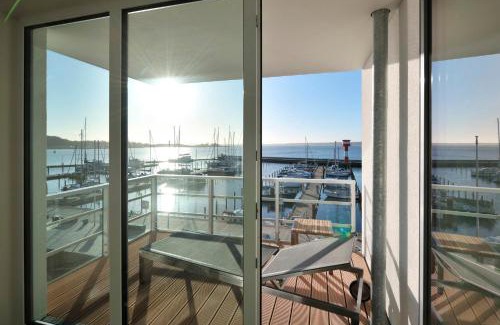 Eckernfoerde Apartamento | Apartment 13 "Möwennest", Blickrichtung offenes MeerBinnenhafen Nord