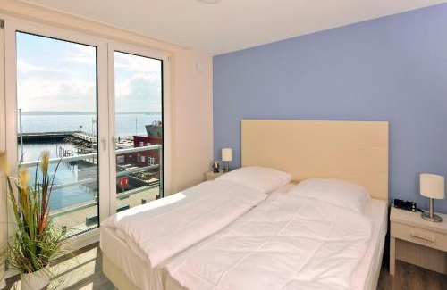 Eckernfoerde Apartamento | Apartment 13 "Möwennest", Blickrichtung offenes MeerBinnenhafen Nord
