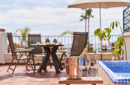 Nerja Apartamento | Apartment 1st line Burriana Nerja