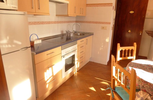 Ibero Cabaña | Apartamento (2+1 pax) junto al río, con piscina y a 10 minutos de Pamplona