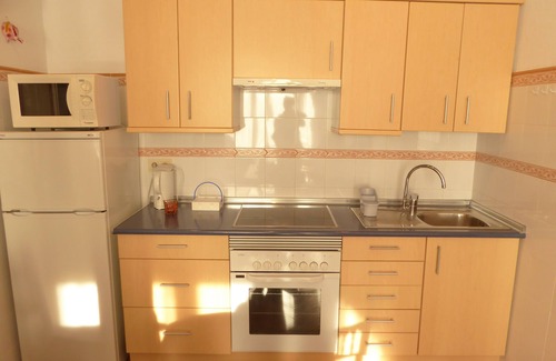 Ibero Cabaña | Apartamento (2+1 pax) junto al río, con piscina y a 10 minutos de Pamplona