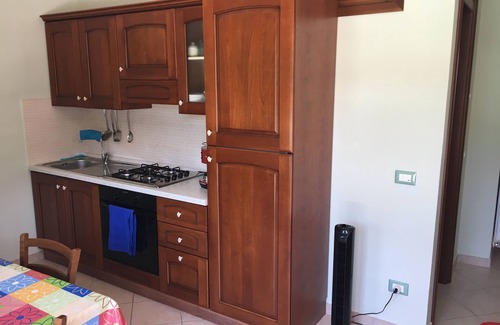 Piobbico Apartamento | Apartamento de 2 dormitorios, 1 baño y salón con cocina americana y piscina.