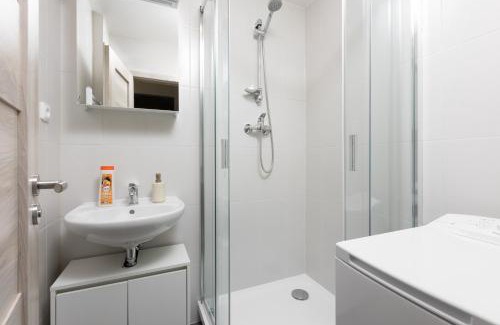 Prague 4 Apartamento | Apartment - 2 bedrooms, kitchen, close to metro