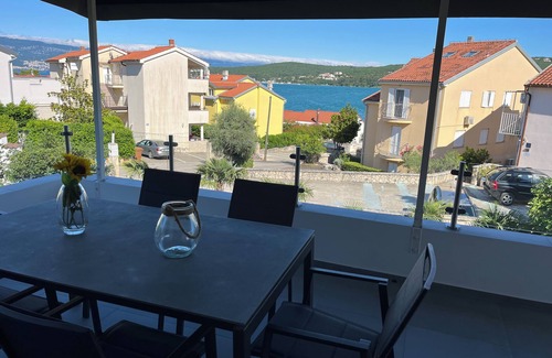 Cizici Apartamento | Apartment 2 - Exclusive vacation apartment with sea view and pool