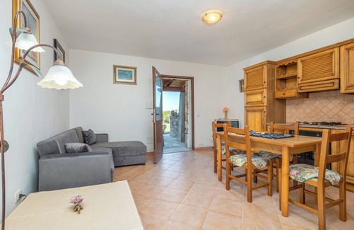 Arzachena Apartamento | Apartamento "2 en Villa en Campagna" con vistas a la montaña y piscina compartida