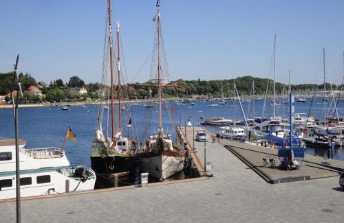 Eckernfoerde Apartamento | Apartment 22 "Lachende Möwe" mit Sauna, Blickrichtung offene See