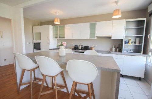 Lille Apartamento | Apartment 2ch elevator, terrace, private parking.