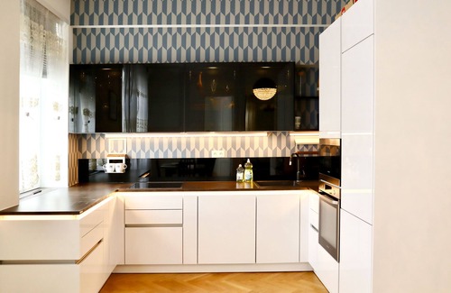 Favoriten Apartamento | Apartment 3 Stops to Mainstation, Nearby Center