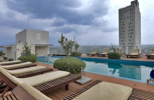 Los Alpes Apartamento | Apartment- 30 Min from Formula 1