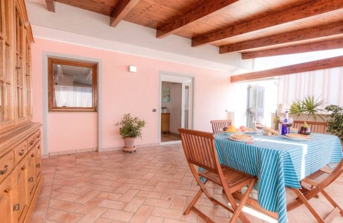 Gianola Apartamento | Apartamento con vistas al mar a 200 metros de la playa.