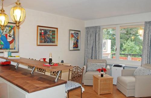 Bissone Apartamento | Apartment 305 Romantik by Interhome