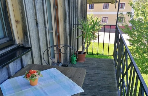 Frasdorf Apartamento | Apartamento hasta 3 adultos, 35 m2, 1. Piso, balcón, sala de estar / dormitorio con cama doble, 1 habitación para 1 persona, TV vía satélite
