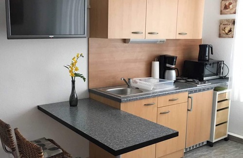 Johannesvorstadt Apartamento | 4. Piso 1 OG - d����a de fiesta en violeta