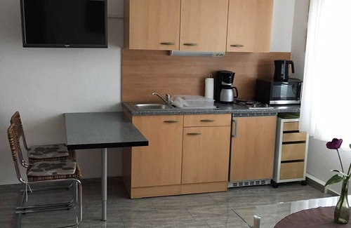 Johannesvorstadt Apartamento | 4. Piso 1 OG - d����a de fiesta en violeta