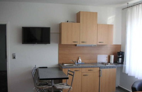Johannesvorstadt Apartamento | 4. Piso 1 OG - d����a de fiesta en violeta