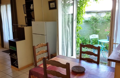 Saumur Apartamento | Apartamento de 40m2 planta baja, cerca del centro de Saumur