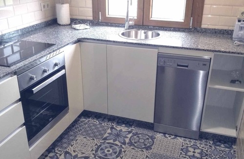 Serantes Apartamento | Apartamento 6: Tres dormitorios, porche y piscina