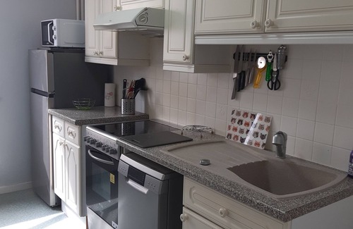 Sainte-Therese Apartamento | Apartment 80 m², 2 bedrooms, Caen center, private parking, balcony, elevator,