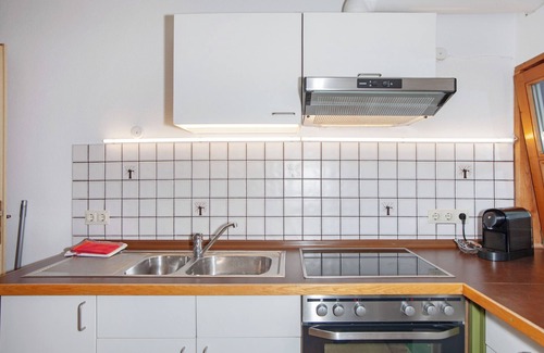Leutkirch im Allgau Apartamento | Apartamento 'Adelegg' con jardín compartido, balcón y Wi-Fi