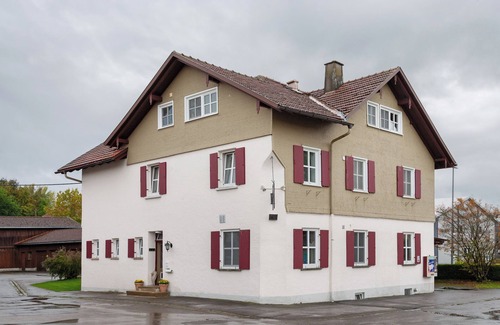 Leutkirch im Allgau Apartamento | Apartamento 'Adelegg' con jardín compartido, balcón y Wi-Fi
