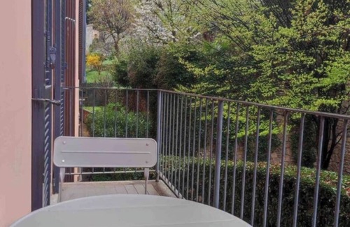 Malgrate Apartamento | Apartment a stone's throw from lake, city and mountains: where everything is close by