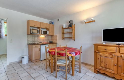Le Bourg-d'Oisans Apartamento | Apartamento 'A4 Lapin' con vistas a la montaña, jardín compartido y Wi-Fi