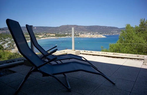 Cap Benat Apartamento | Apartamento 'Accès Direct À La Mer' con vistas al mar, terraza privada y Wi-Fi