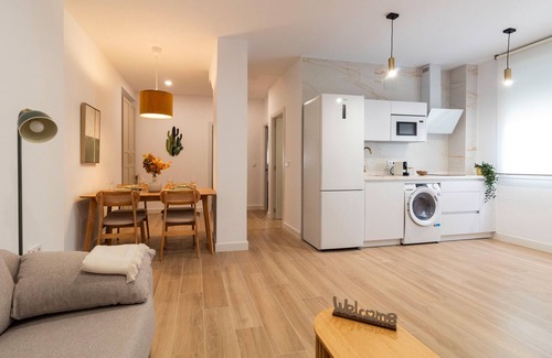 La Corza Apartamento | Apartment 'Acogedor Piso Junto Sta Justa 3' with Wi-Fi and Air Conditioning
