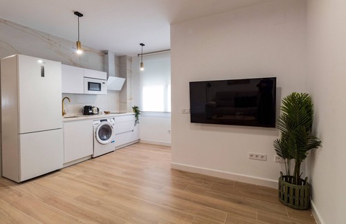La Corza Apartamento | Apartment 'Acogedor Piso Junto Sta Justa 3' with Wi-Fi and Air Conditioning