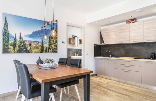 Marciaga Apartamento | Apartamento ''Ai Colli garden relax apartment'con terraza privada, jardín privado y Wi-Fi