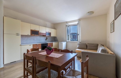 Grado Historic Centre Apartamento | Apartamento 'Al Porticciolo' con vistas al mar, balcón y aire acondicionado