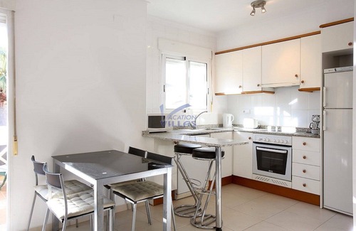 Denia Apartamento | Apartamento "Albatros" cerca del mar con piscina compartida y Wi-Fi