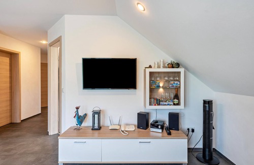 Hoechenschwand Apartamento | Apartamento 'Alpenpanorama, 76qm, 2 Schlafräume' con vistas a la montaña, terraza compartida y Wi-Fi