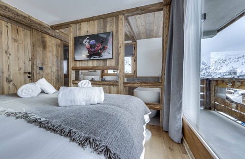 Les Almes Villa | Apartment Alpine 2 - Four Bedroom Villa, Sleeps 8