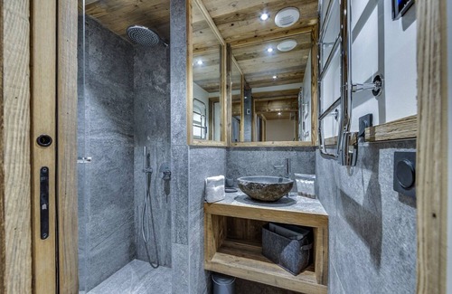 Les Almes Villa | Apartment Alpine 3 - Four Bedroom Villa, Sleeps 8