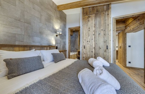 Les Almes Villa | Apartment Alpine 4 - Four Bedroom Villa, Sleeps 8