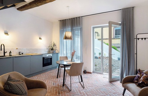 Gleisweiler Apartamento | Apartamento "Altes Pfarrhaus - das Kelterhaus" con terraza compartida y Wi-Fi