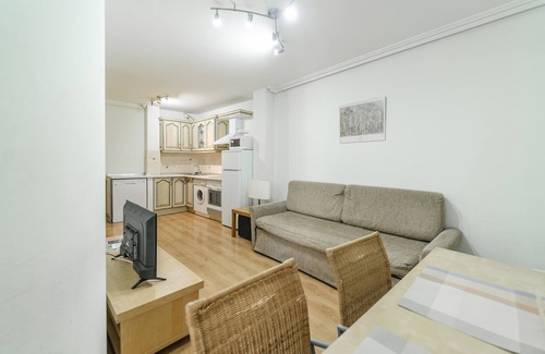 Ezcaray Apartamento | Apartamento 'Altuzarra Bis' con vistas a la montaña, balcón y Wi-Fi