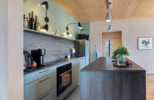 Triberg im Schwarzwald Apartamento | Apartamento 'Ferienwohnung Am Stadtwald' con vistas a la montaña, terraza privada y Wi-Fi