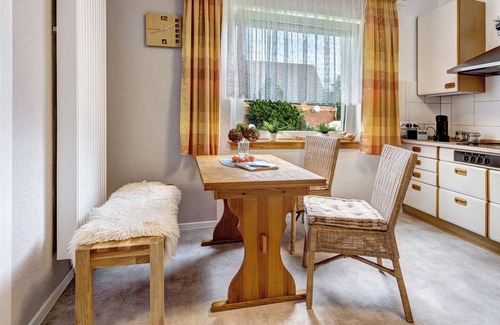 Porta Westfalica Apartamento | Apartamento 'Am Weserradweg' con terraza compartida, jardín privado y Wi-Fi