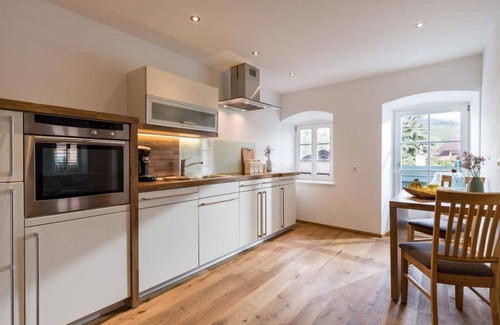 Hopfgarten Markt Apartamento | Apartment Ambiente